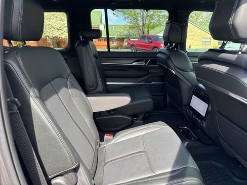New 2026 Jeep Grand Wagoneer Summit AWD/4WD image 11