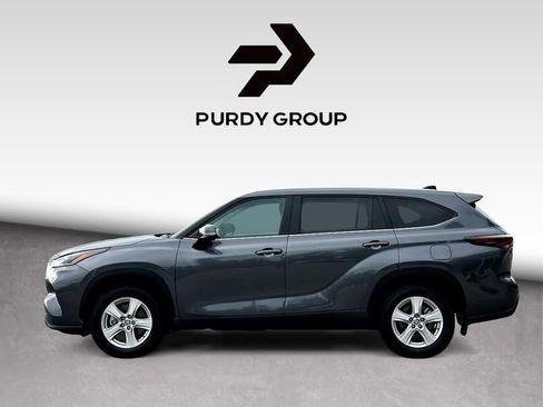 Used 2024 Toyota Highlander LE image 5