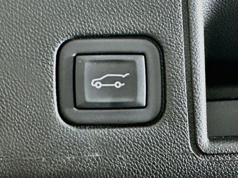 Used 2023 GMC Terrain SLE w/ Driver Convenience Package AWD/4WD image 28