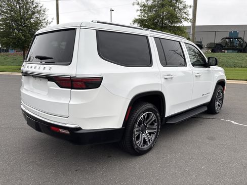Used 2023 Jeep Wagoneer 4WD w/ Premium Group I image 9