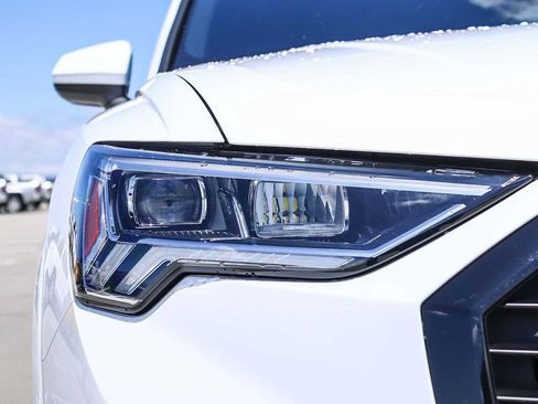 Used 2025 Audi Q3 2.0T Premium w/ Convenience Package AWD/4WD image 9