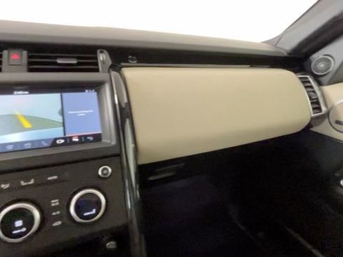 Used 2020 Land Rover Discovery SE AWD/4WD image 36