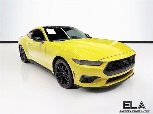 Used 2025 Ford Mustang Coupe RWD image 2
