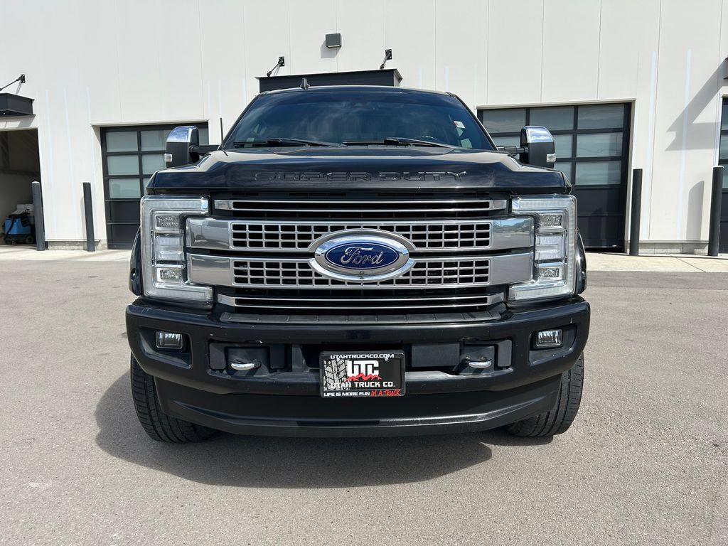 Used 2019 Ford F350 Platinum w/ Platinum Ultimate Package AWD/4WD image 5