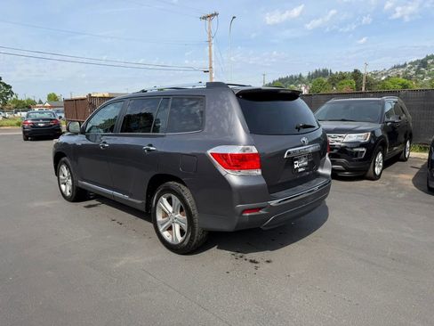 Used 2013 Toyota Highlander Limited FWD image 6