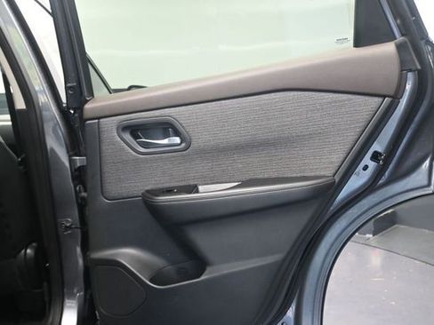 Used 2023 Nissan Rogue SV FWD image 22
