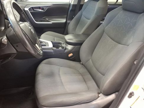 Used 2019 Toyota RAV4 XLE w/ Convenience Package image 17