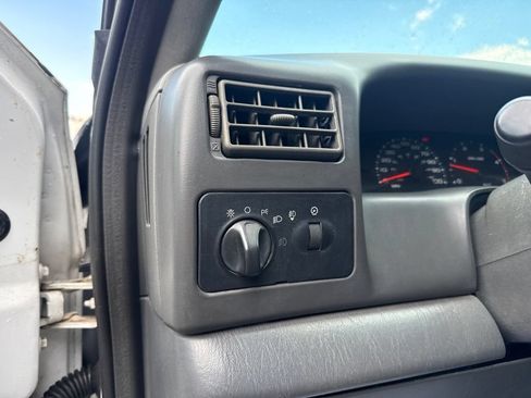 Used 2003 Ford F350 Lariat AWD/4WD image 14