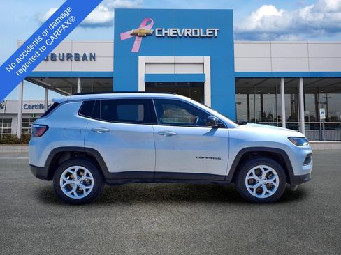 Used 2024 Jeep Compass Latitude AWD/4WD image 4