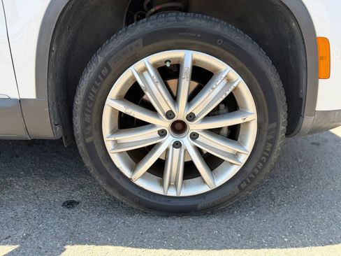 Used 2014 Volkswagen Tiguan SE FWD image 35