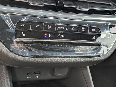 New 2026 Buick Envista Avenir image 13