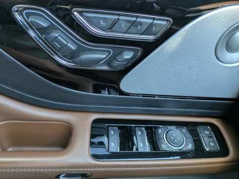 Used 2020 Lincoln Aviator Reserve w/ Equipment Group 202A image 16