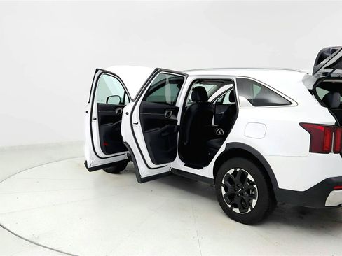 Used 2024 Kia Sorento S AWD/4WD image 10