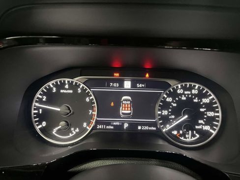 Used 2025 Nissan Pathfinder SL AWD/4WD image 25