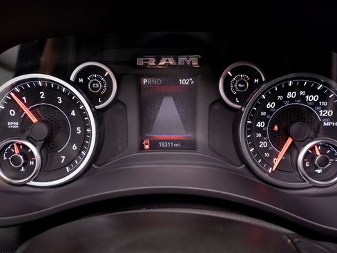 Used 2025 RAM 2500 Big Horn AWD/4WD image 24