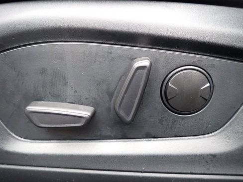 Used 2023 Ford Explorer XLT w/ Equipment Group 202A image 24