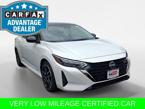 Certified 2025 Nissan Sentra SR w/ Trunk Package FWD image 1