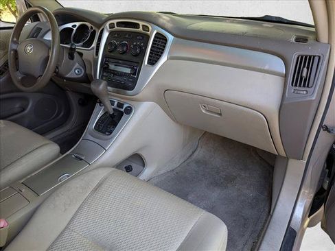 Used 2004 Toyota Highlander 4WD V6 image 19