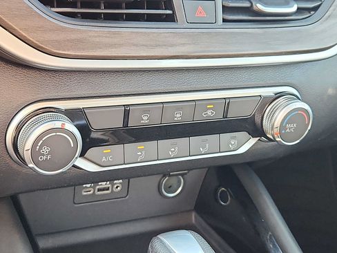 Certified 2023 Nissan Altima 2.5 SV FWD image 15