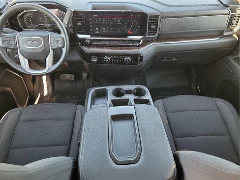 Used 2023 GMC Sierra 1500 SLE image 11