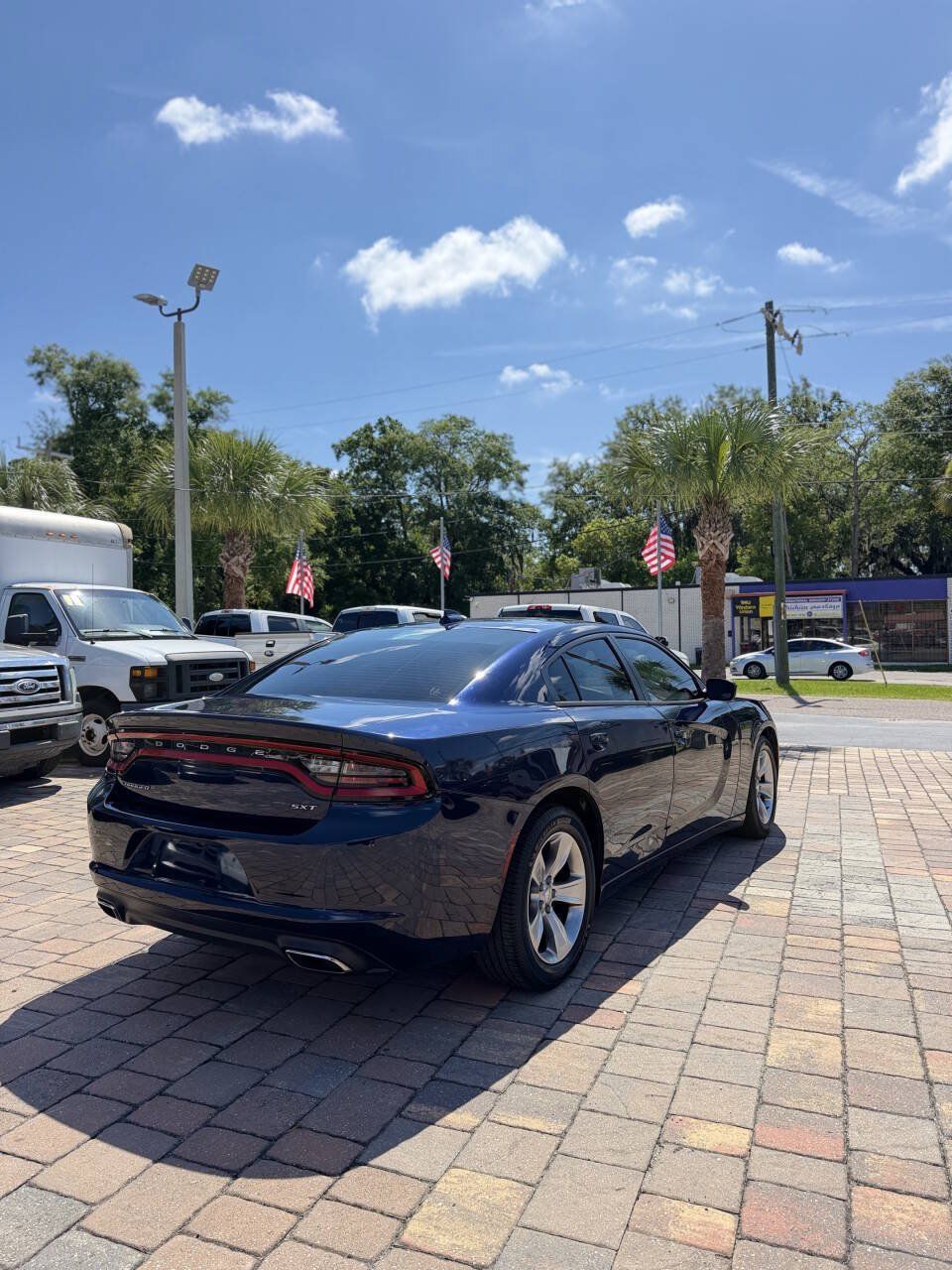 Used 2015 Dodge Charger SXT RWD image 6