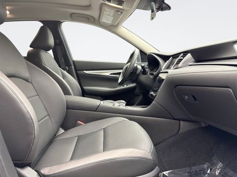Used 2023 INFINITI QX50 Luxe image 18