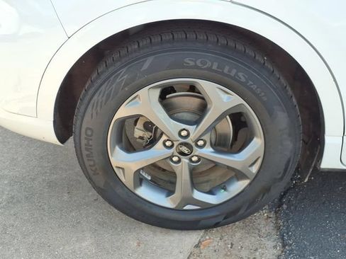 Used 2023 Ford Escape ST-Line FWD image 12