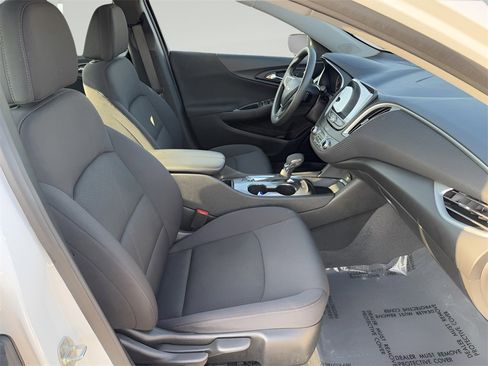 Used 2024 Chevrolet Malibu LT image 19