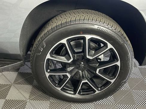 New 2025 Chevrolet Suburban RST w/ Advanced Technology Package image 35