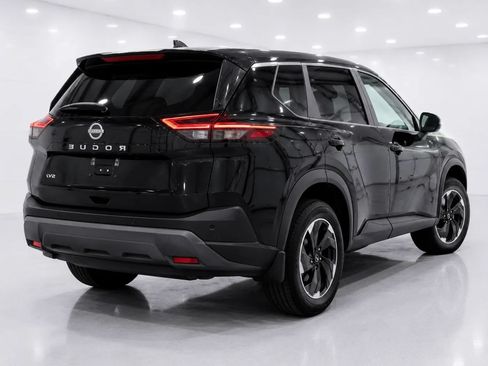 Used 2025 Nissan Rogue SV AWD/4WD image 5