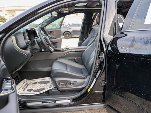 Certified 2026 Toyota Crown Nightshade image 34