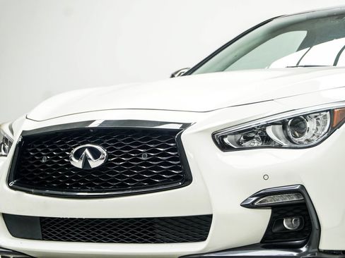 Used 2019 INFINITI Q50 Signature Edition AWD/4WD image 2