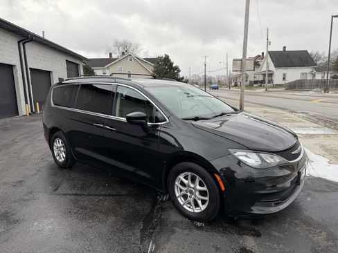Used 2021 Chrysler Voyager Lxi image 6