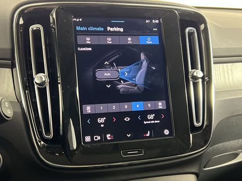 Certified 2025 Volvo XC40 B5 Plus image 16