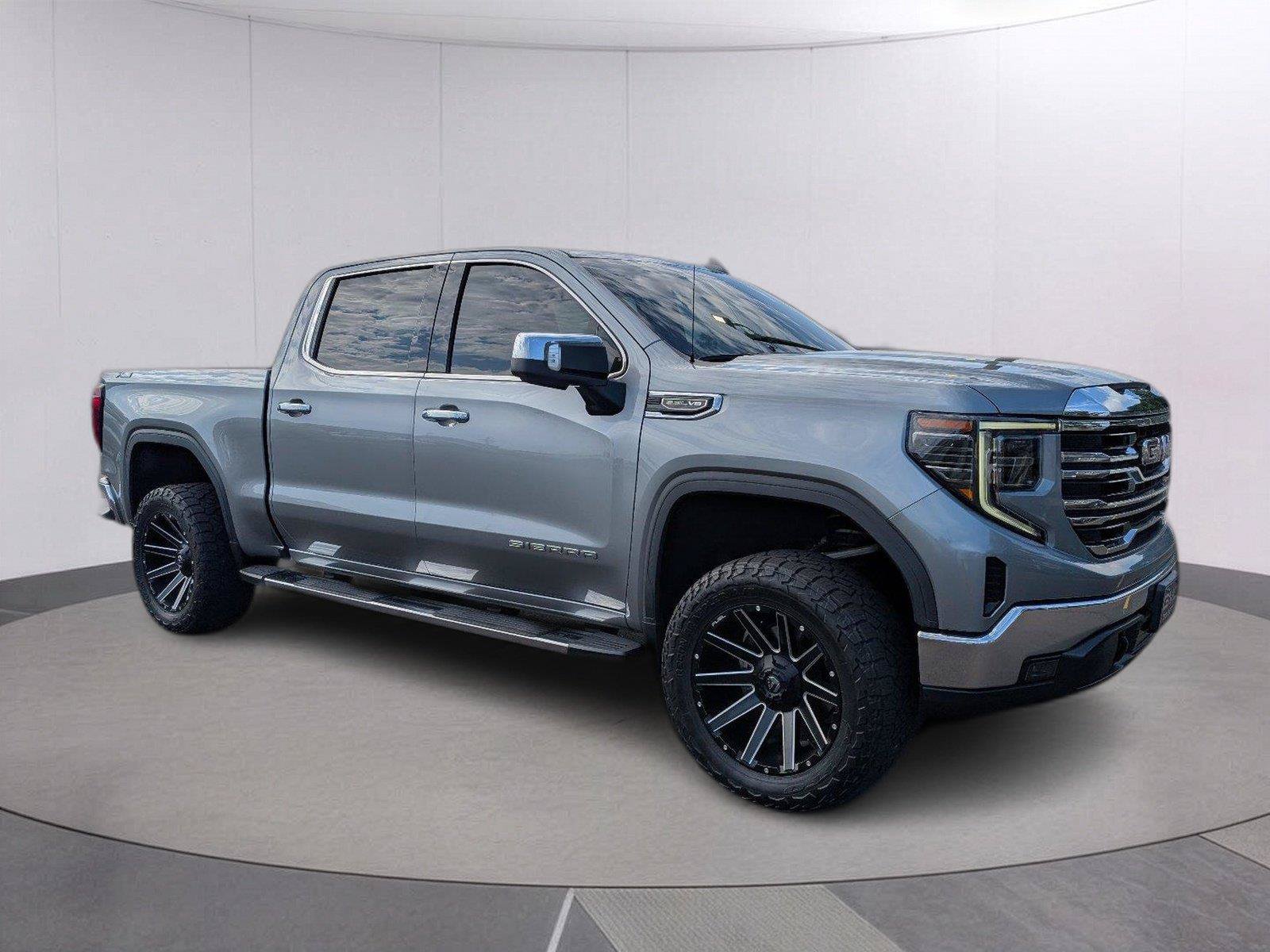 Used 2023 GMC Sierra 1500 SLT w/ SLT Premium Package AWD/4WD image 9