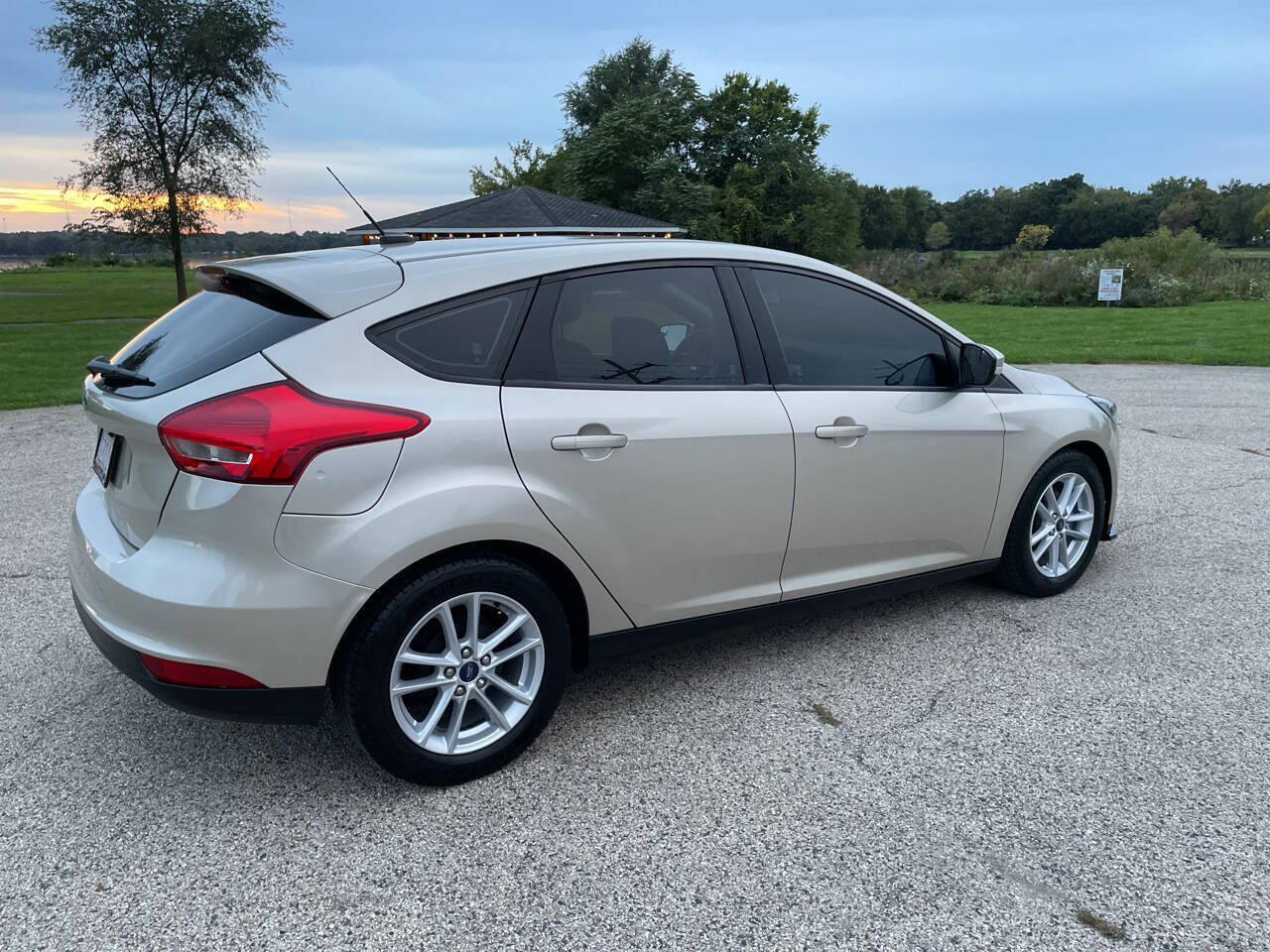 Used 2018 Ford Focus SE w/ Cold Weather Package FWD image 19