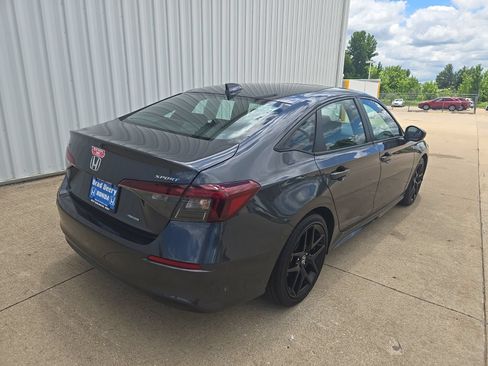 Used 2025 Honda Civic Sport image 6