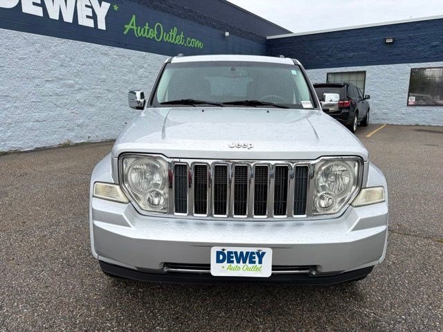 Used 2012 Jeep Liberty Limited AWD/4WD image 8