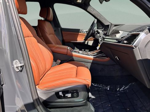 Used 2026 BMW X7 M60i image 27