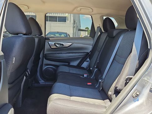 Used 2018 Nissan Rogue SV w/ Premium Package FWD image 30