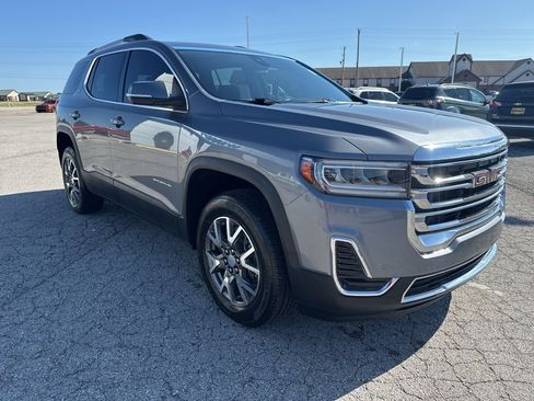 Used 2022 GMC Acadia SLE w/ Driver Convenience Package image 3