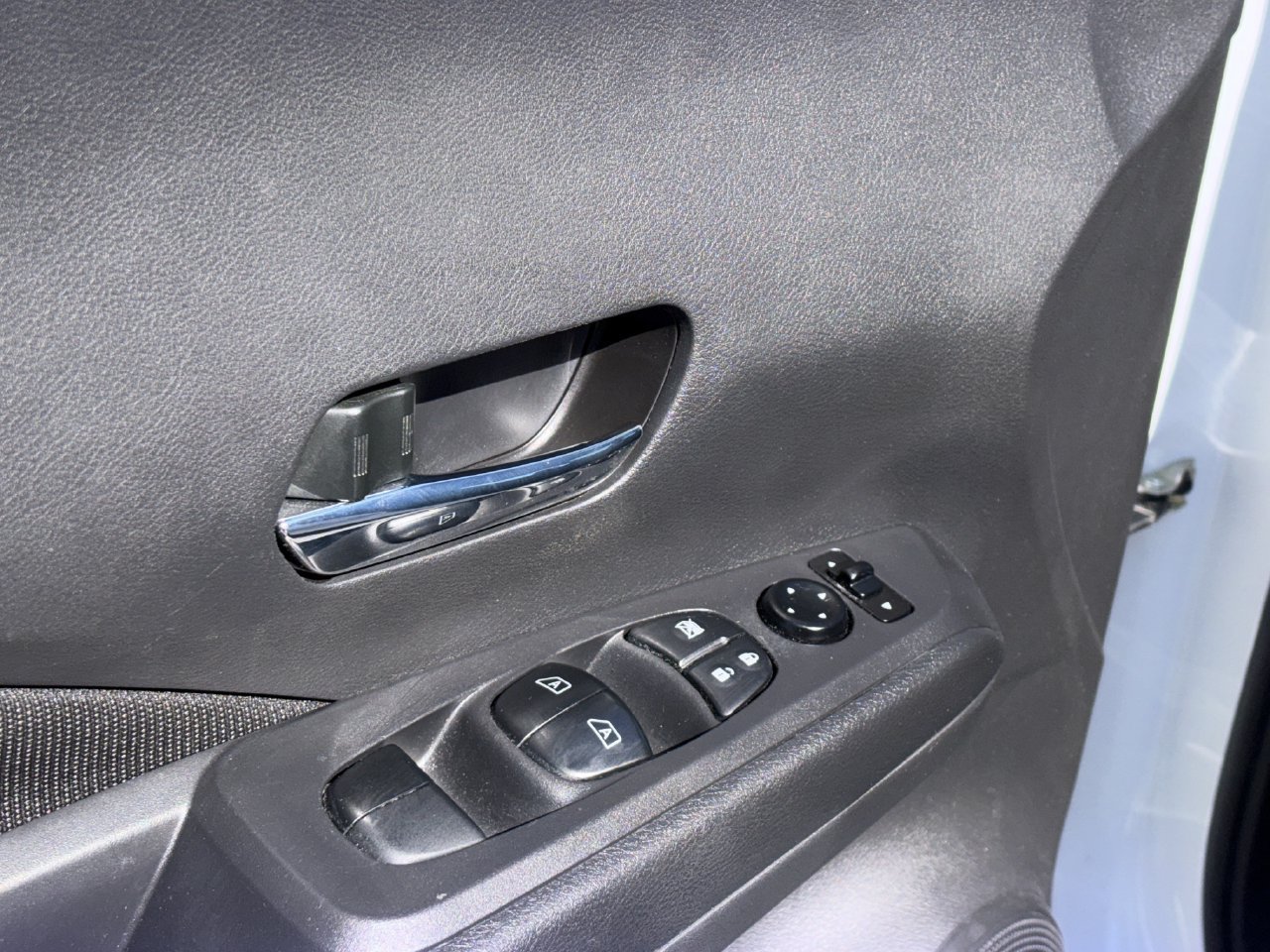 Certified 2023 Nissan Kicks SV FWD image 22