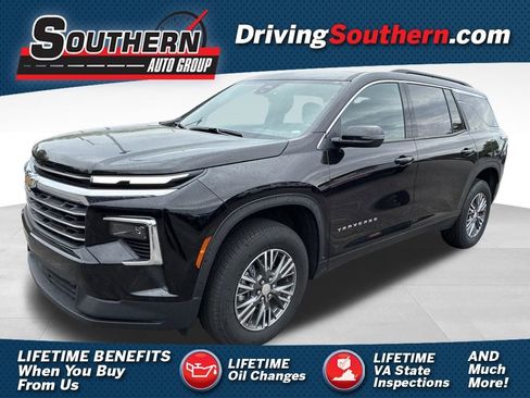 Used 2026 Chevrolet Traverse LT AWD/4WD image 1