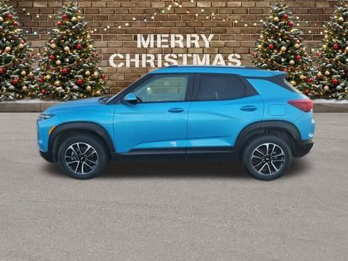 Used 2025 Chevrolet TrailBlazer LT image 2