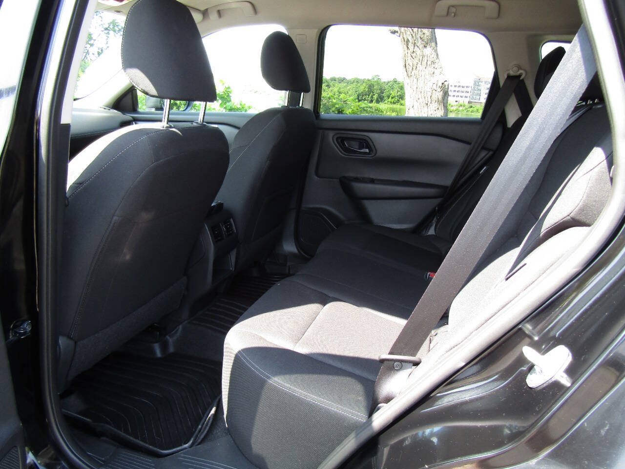 Used 2024 Nissan Rogue S AWD/4WD image 12