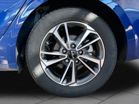 Used 2024 Kia Forte LXS FWD image 11