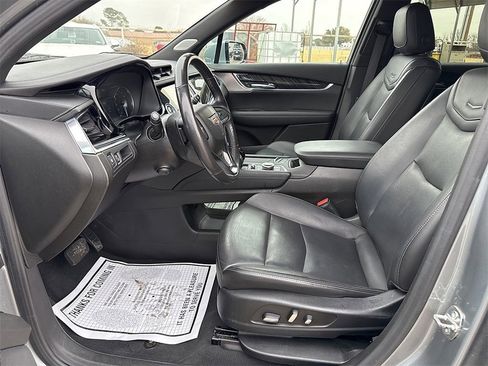 Used 2023 Cadillac XT6 Premium Luxury image 9