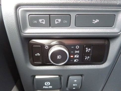 Certified 2023 Ford F150 Lariat image 27