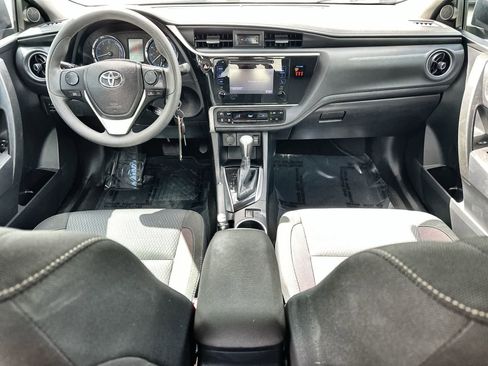Used 2018 Toyota Corolla LE image 20