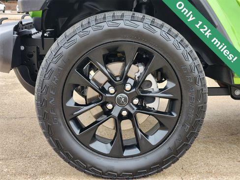 Used 2025 Jeep Gladiator Sport image 10